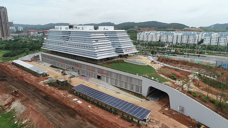 已落成的南寧市圖書館（李倩雯圖）.JPG